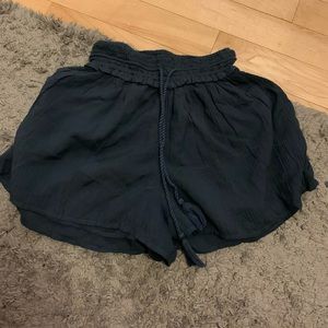 Wilfred linen shorts
